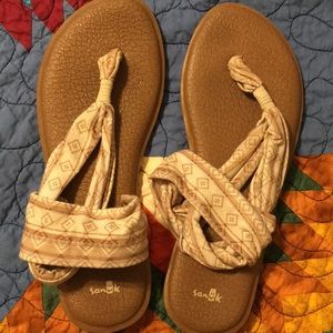 Final Drop! Sanuk thong wrap sandals